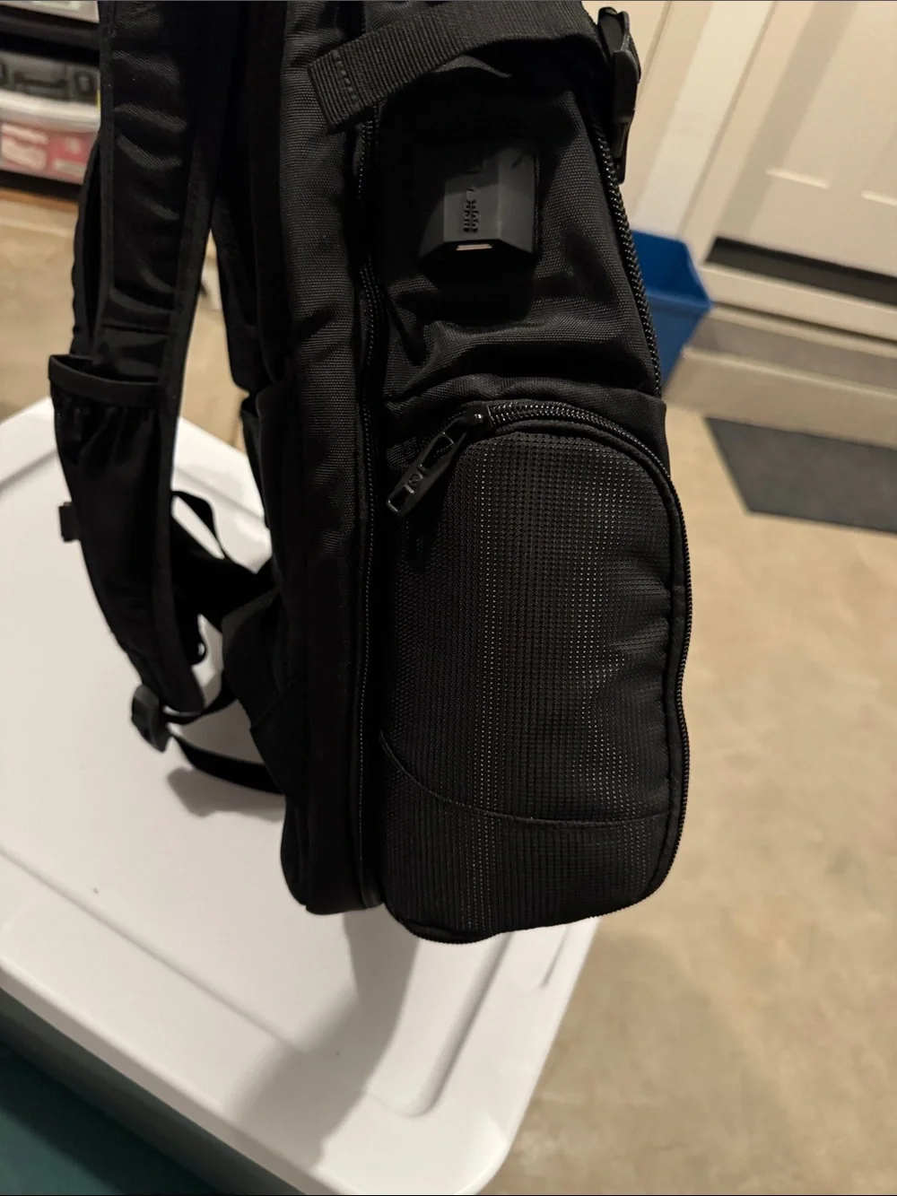 SwissGear Black Backpack with Multiple Compartments and Padded Straps